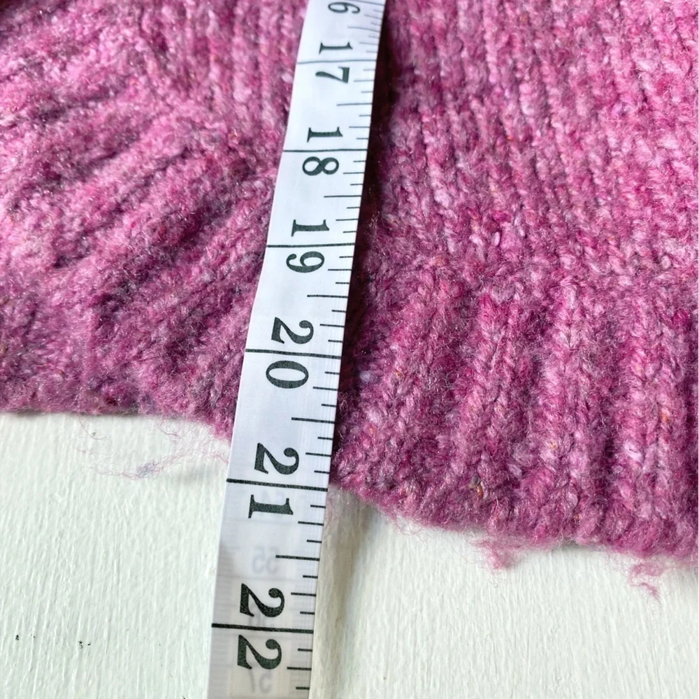 White Stage Pink Knit Cardigan with Pink Brooch Pin